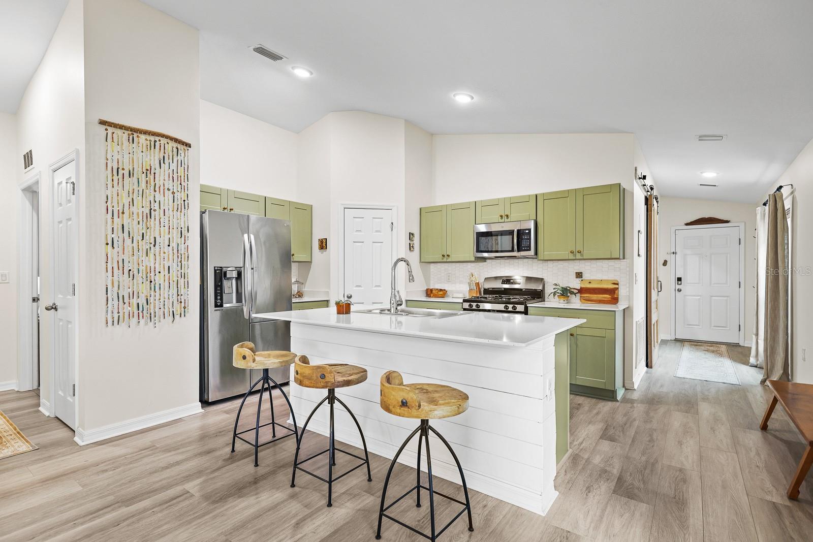 Image 6 of 30 For 14615 Brumby Ridge Avenue