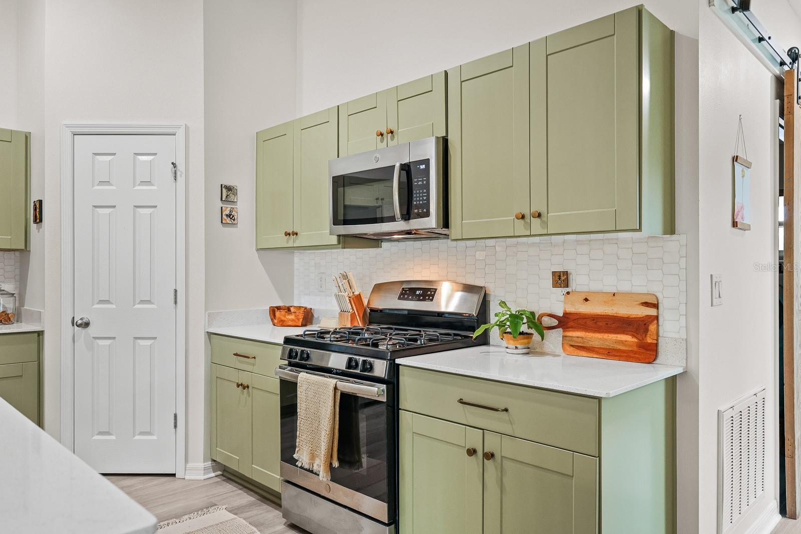 Image 8 of 30 For 14615 Brumby Ridge Avenue