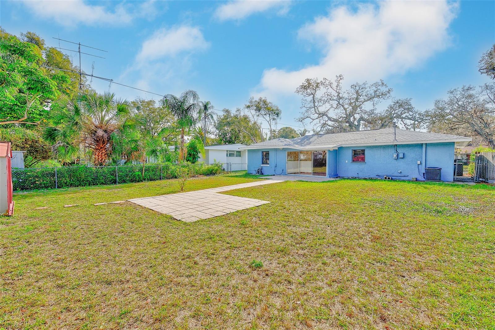 Image 28 of 31 For 1668 Cleveland Street