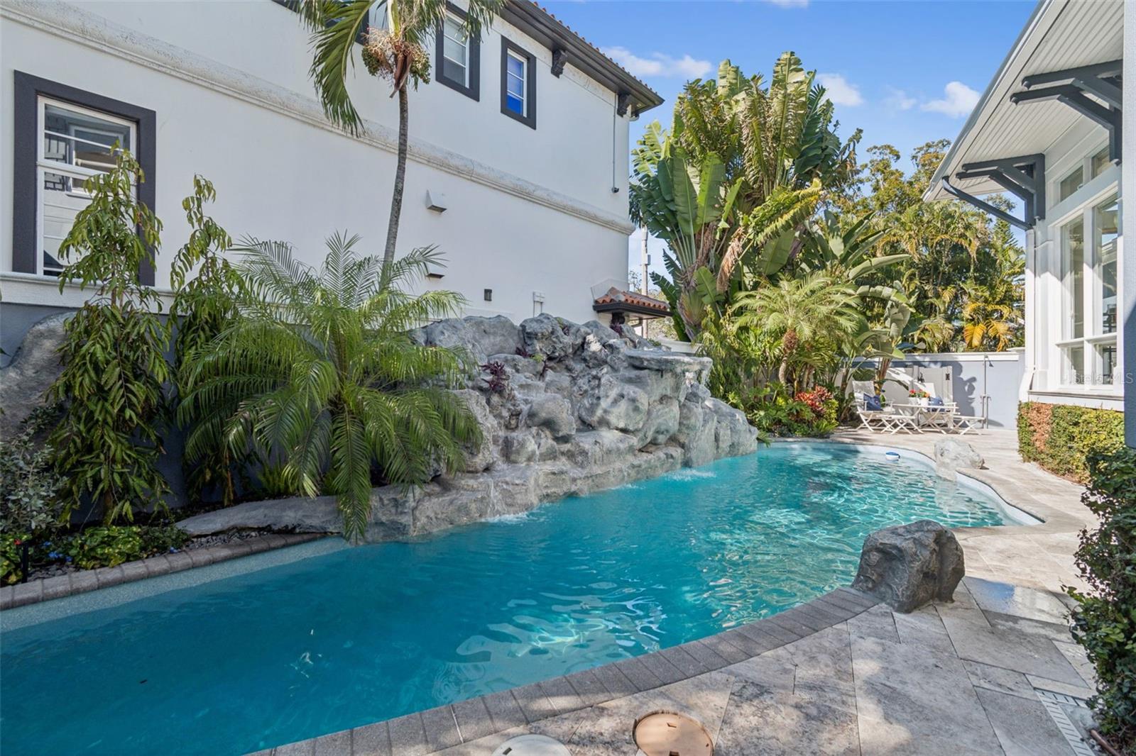 Listing photo id 8 for 845 Bayshore Boulevard