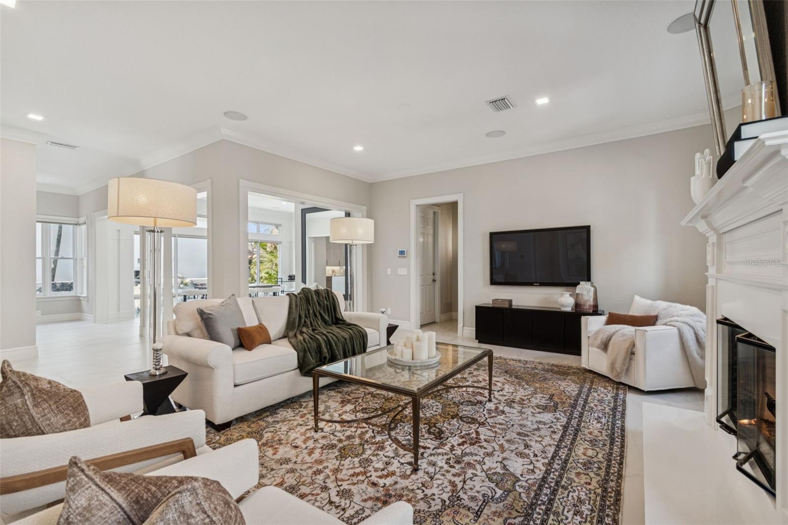 Listing photo id 18 for 845 Bayshore Boulevard