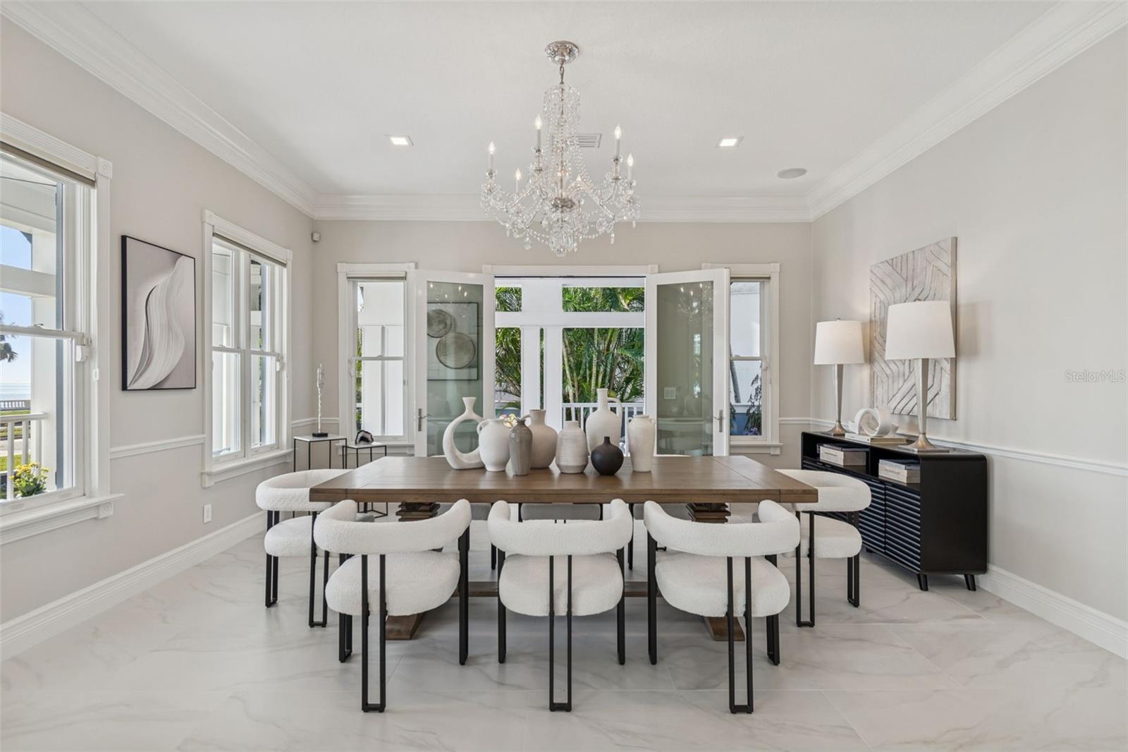 Listing photo id 2 for 845 Bayshore Boulevard