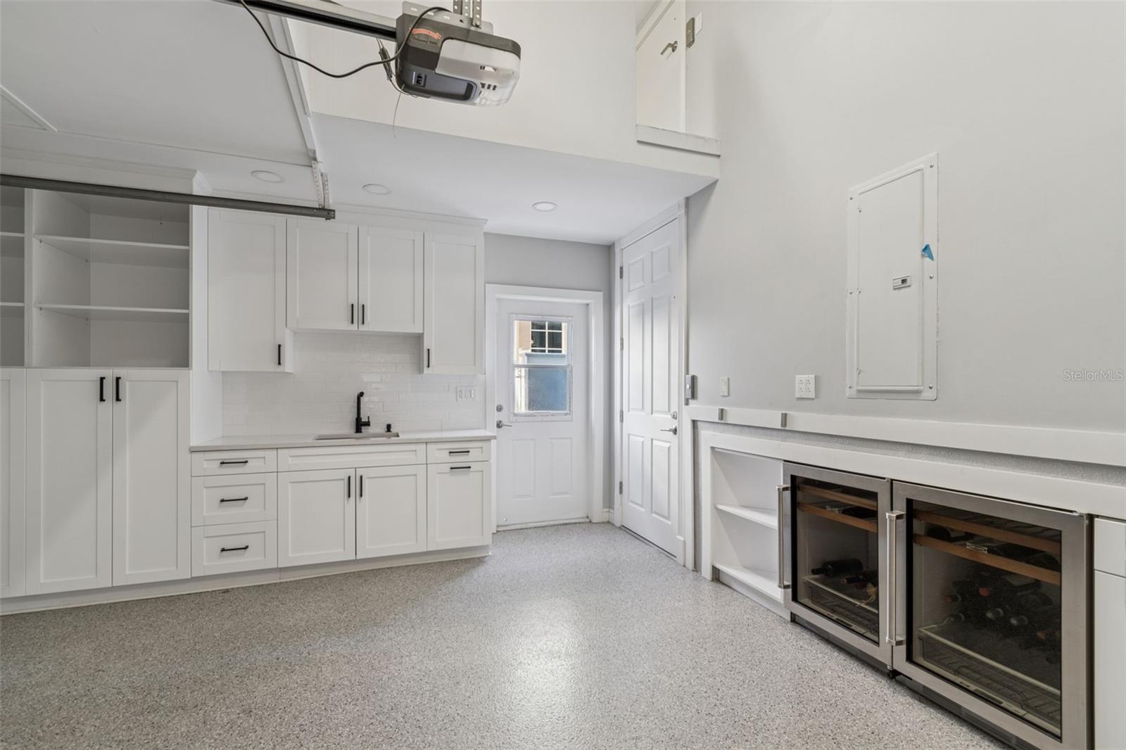 Listing photo id 49 for 845 Bayshore Boulevard