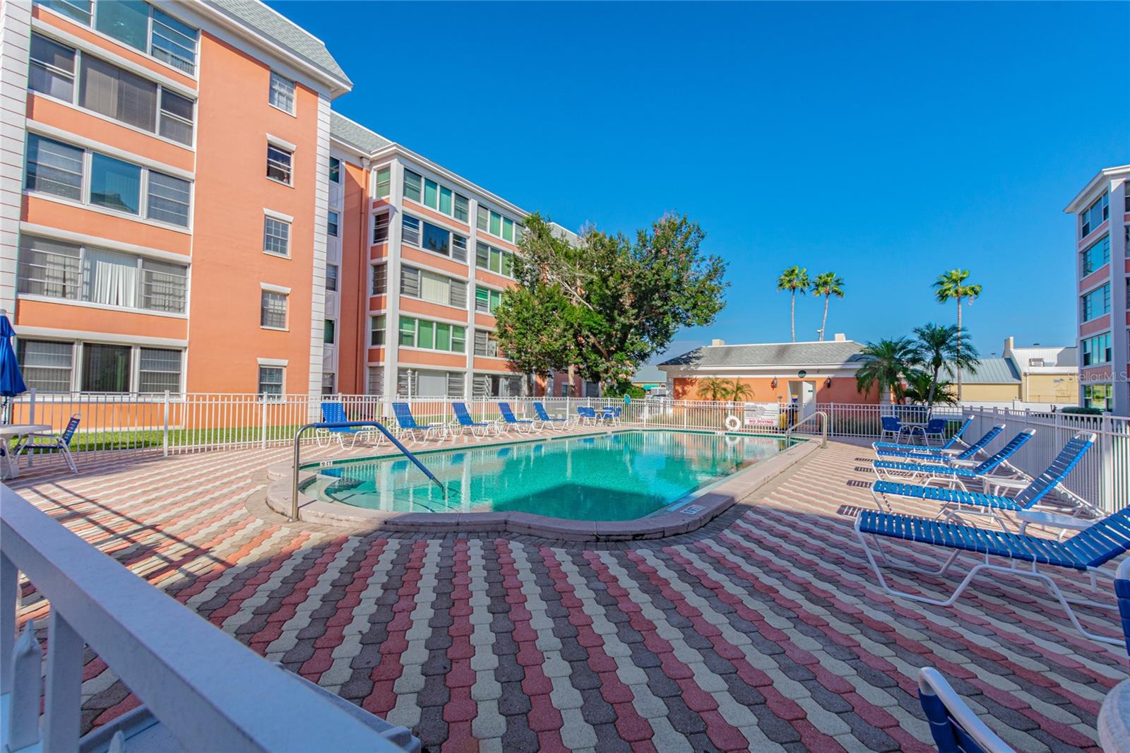 Image 25 of 41 For 6800 20th Avenue N 107