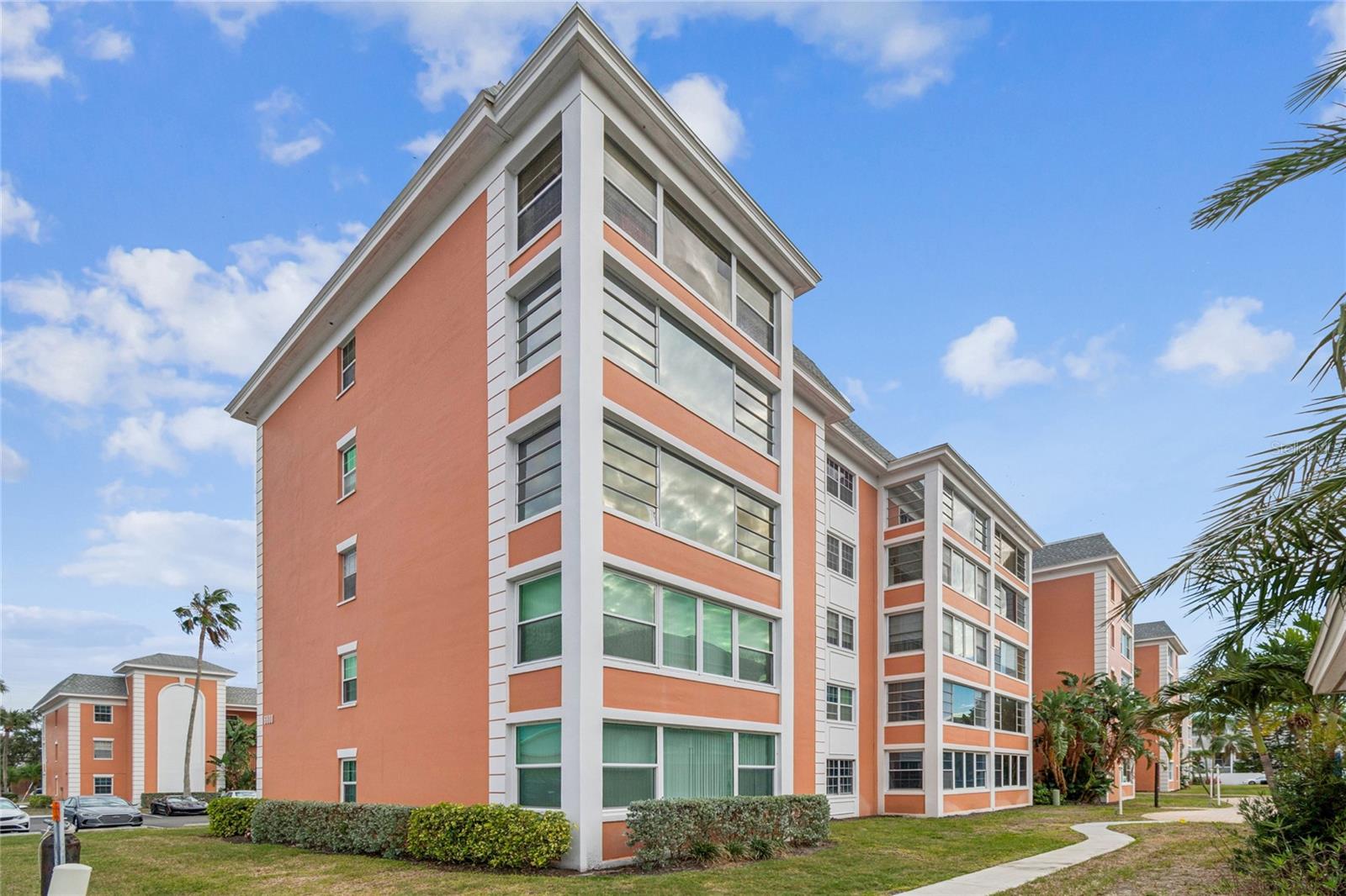 Image 32 of 41 For 6800 20th Avenue N 107