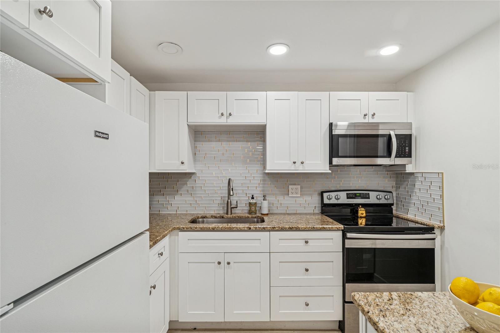 Image 5 of 41 For 6800 20th Avenue N 107