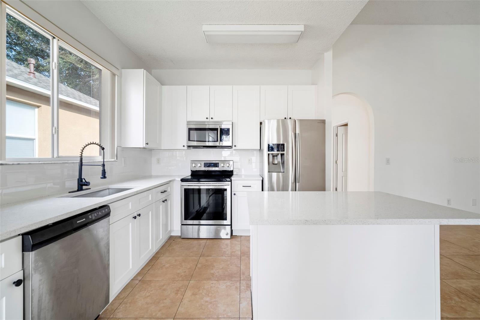 Image 14 of 56 For 930 Grand Canyon Drive