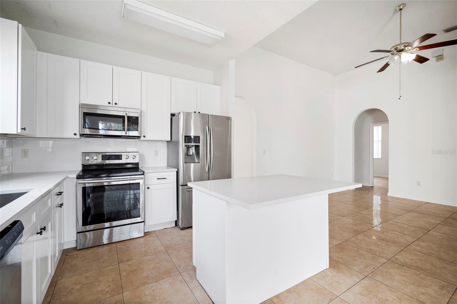 Image 15 of 56 For 930 Grand Canyon Drive