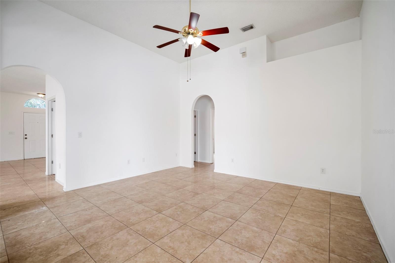 Image 21 of 56 For 930 Grand Canyon Drive