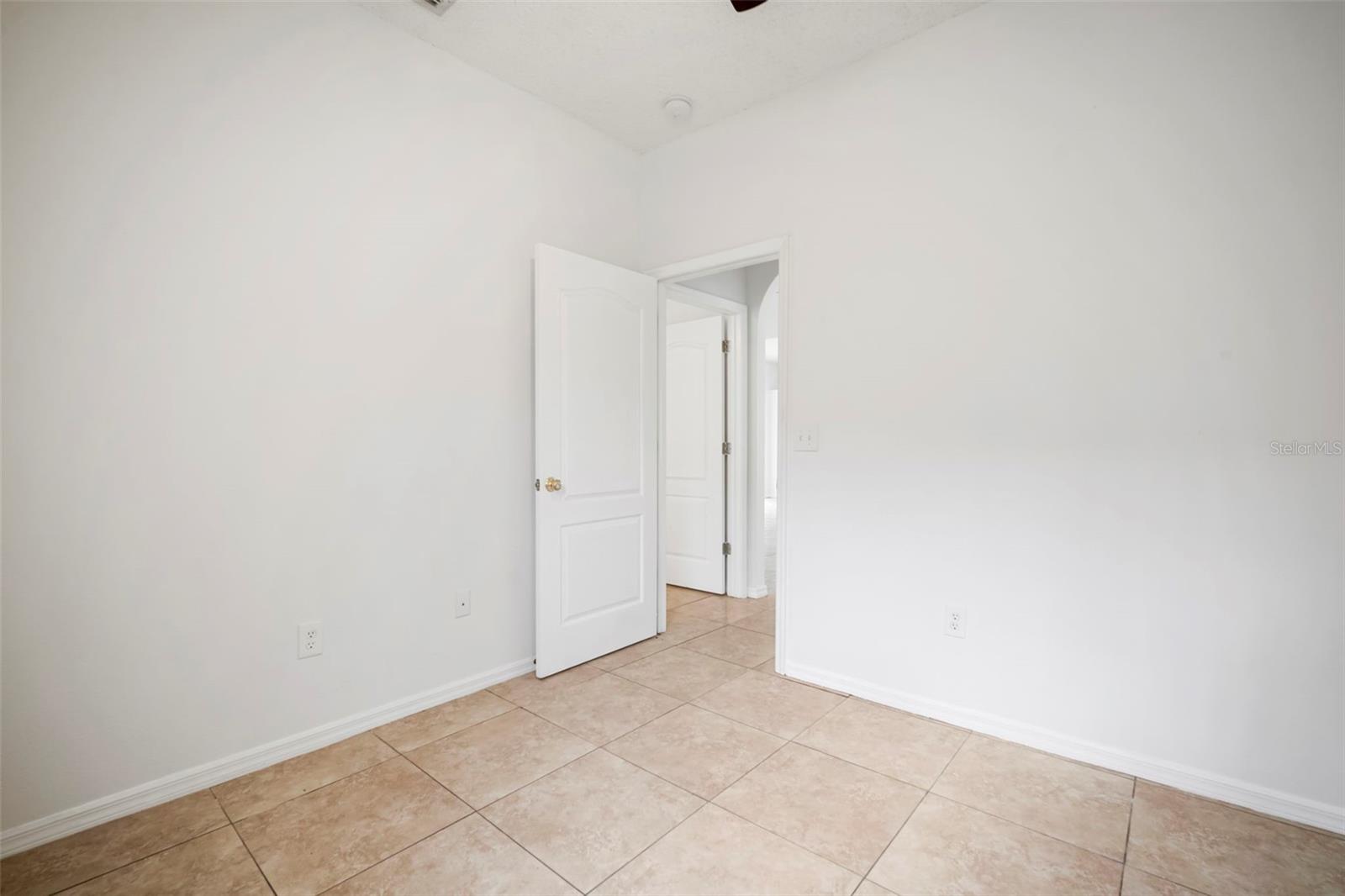 Image 29 of 56 For 930 Grand Canyon Drive