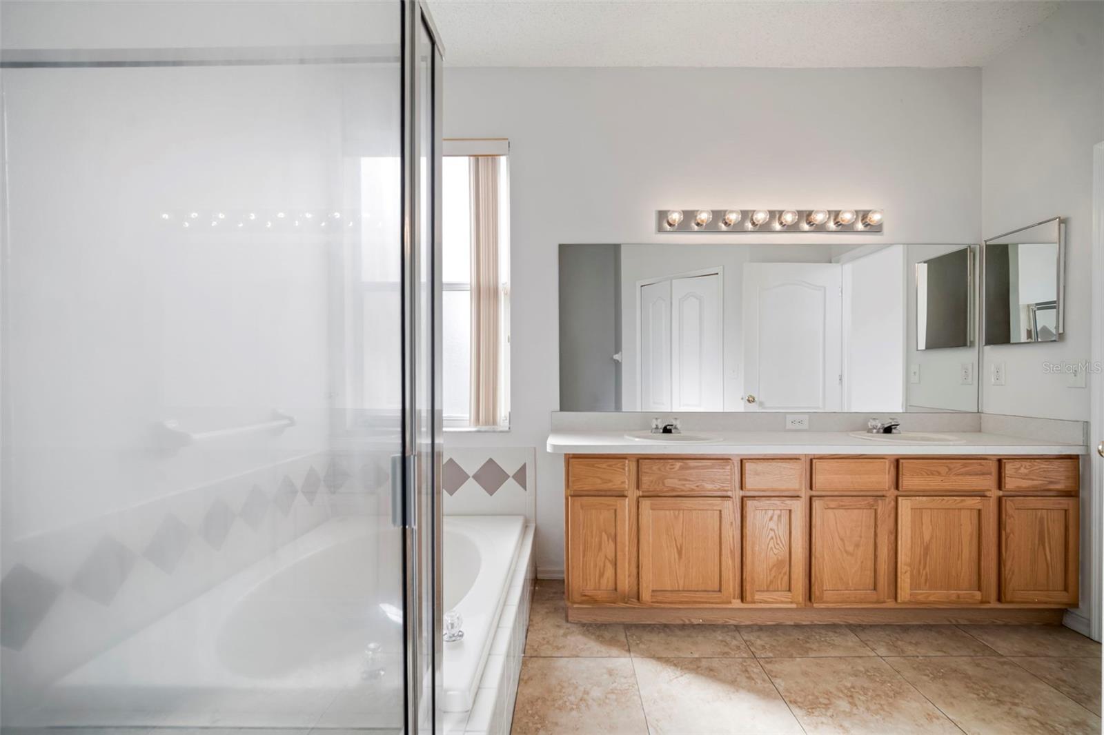 Image 37 of 56 For 930 Grand Canyon Drive