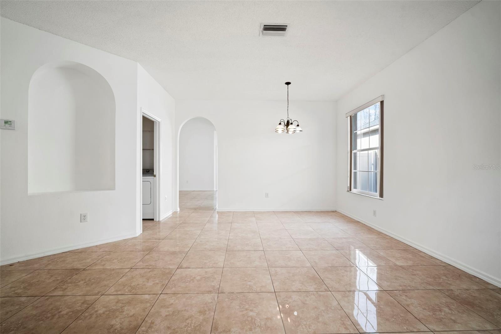 Image 6 of 56 For 930 Grand Canyon Drive