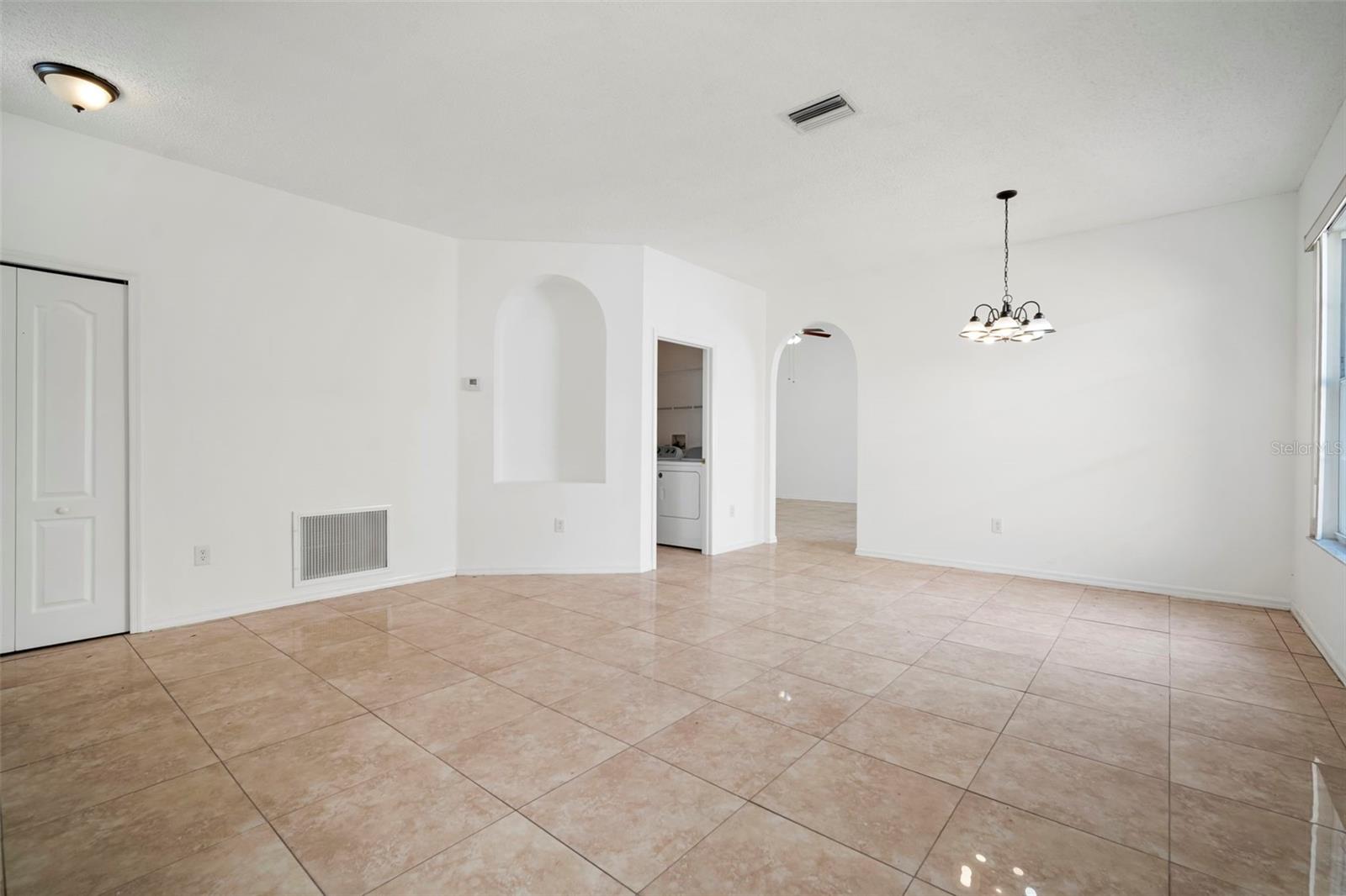 Image 7 of 56 For 930 Grand Canyon Drive