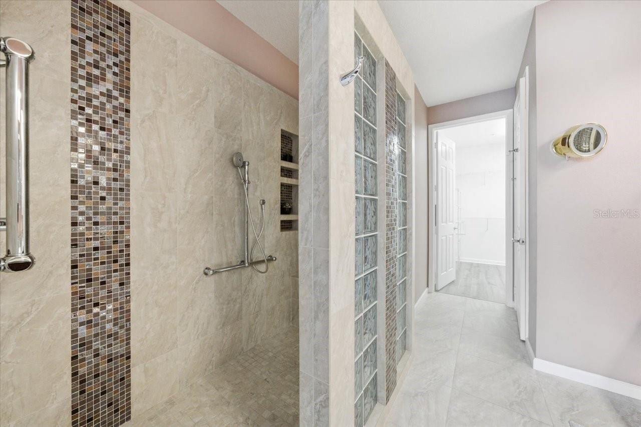 Image 25 of 66 For 7905 Seminole Boulevard 3301