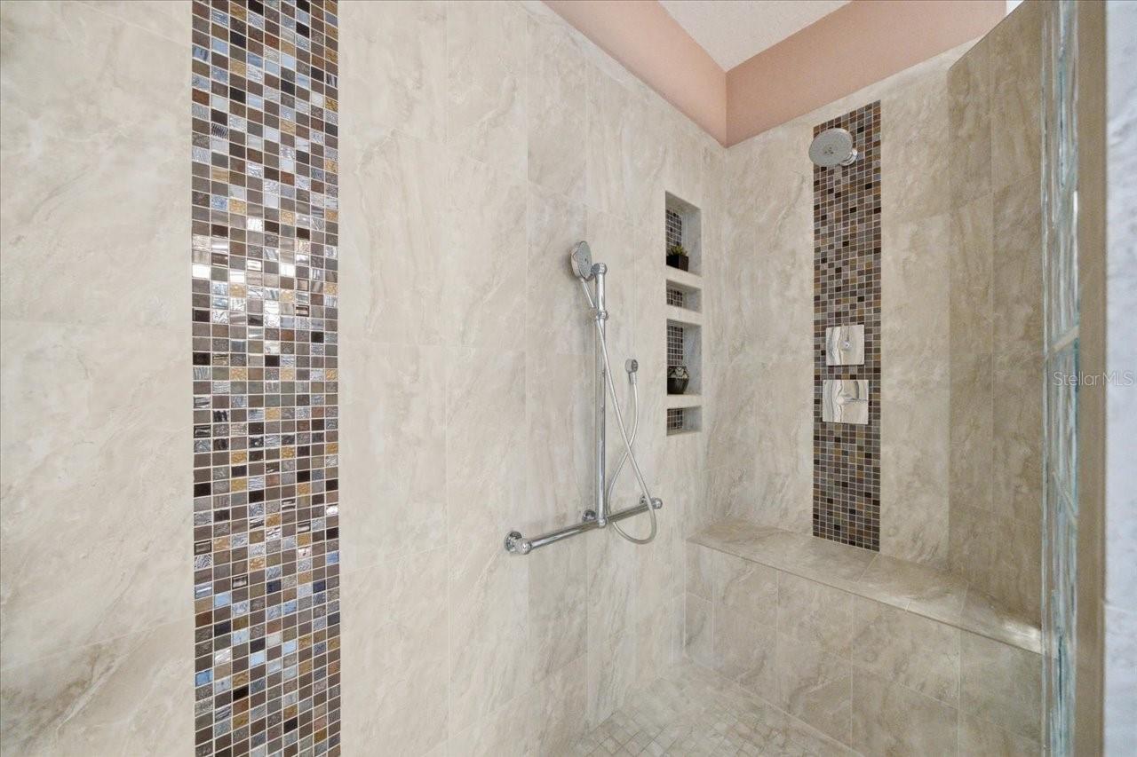 Image 27 of 66 For 7905 Seminole Boulevard 3301