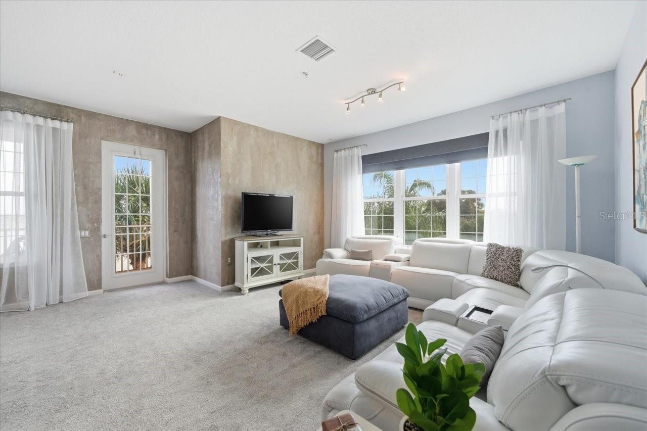 Image 8 of 66 For 7905 Seminole Boulevard 3301