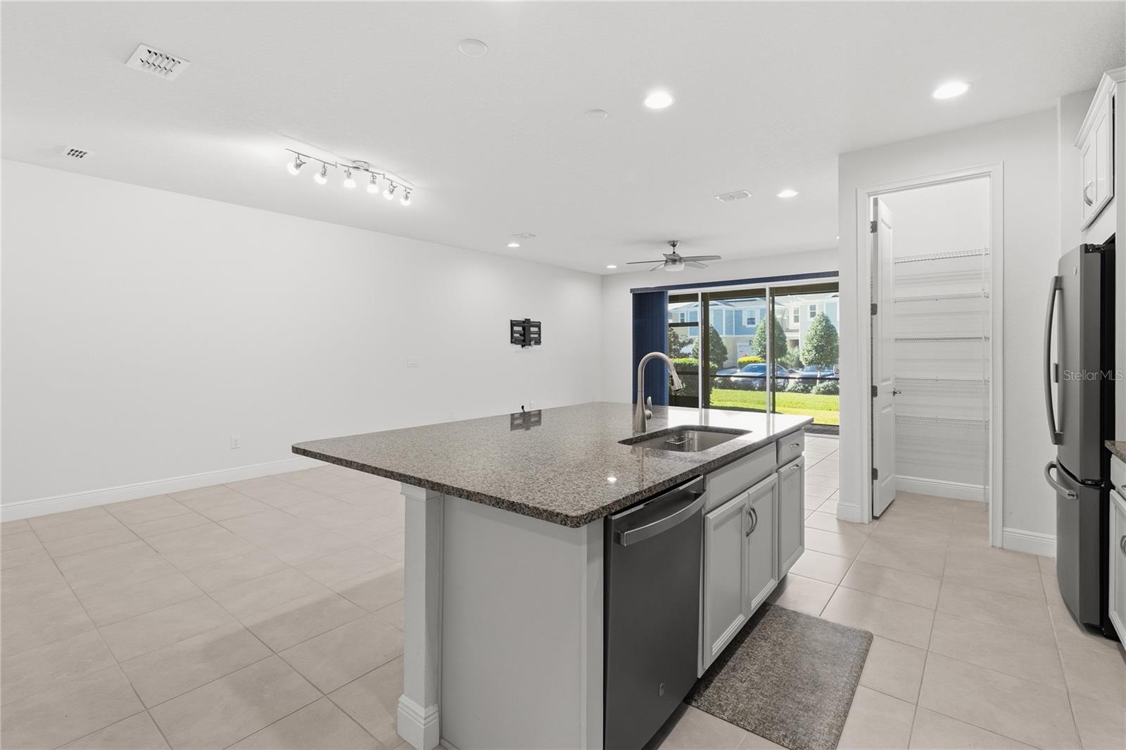 Listing photo id 10 for 2313 Sunset Wind Loop