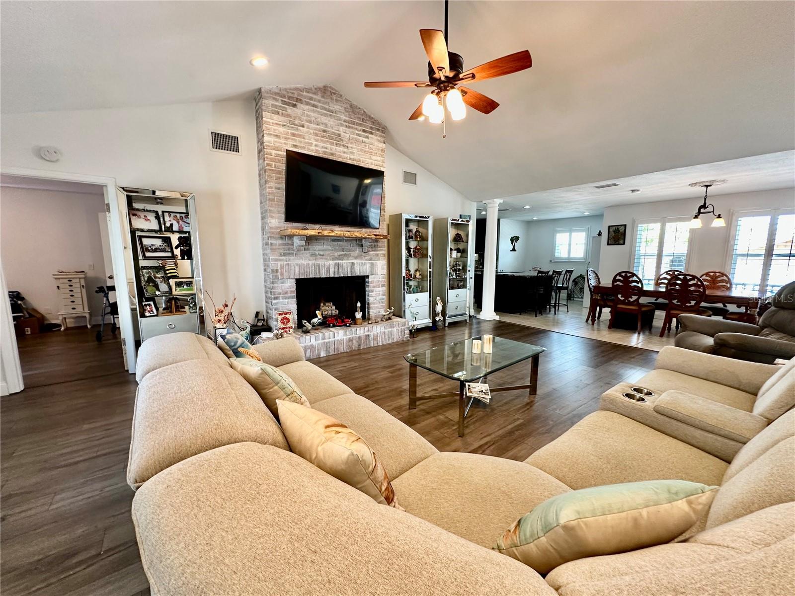 Image 13 of 32 For 3000 Tangerine Terrace