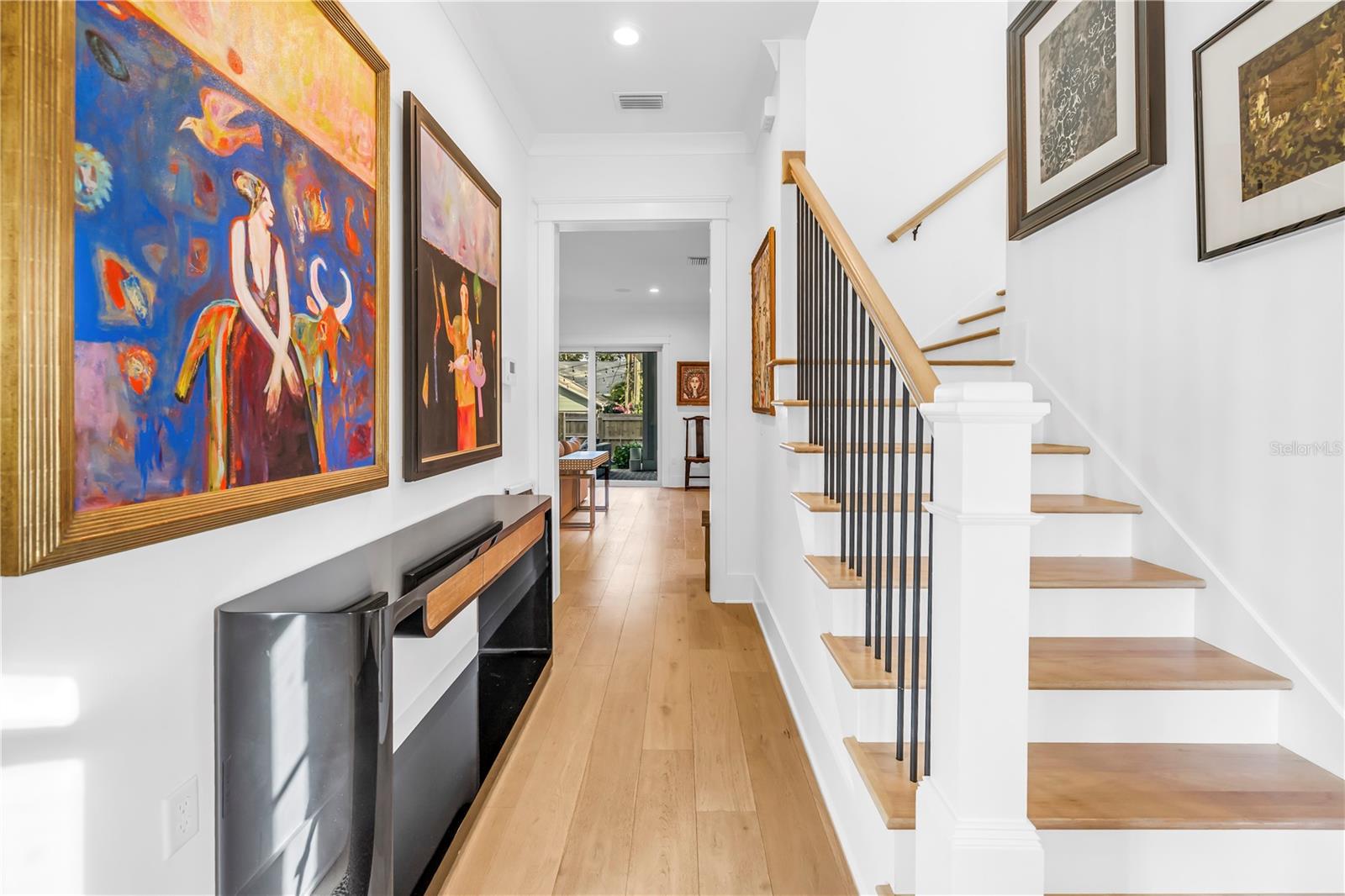 Image 11 of 47 For 135 19th Avenue Ne