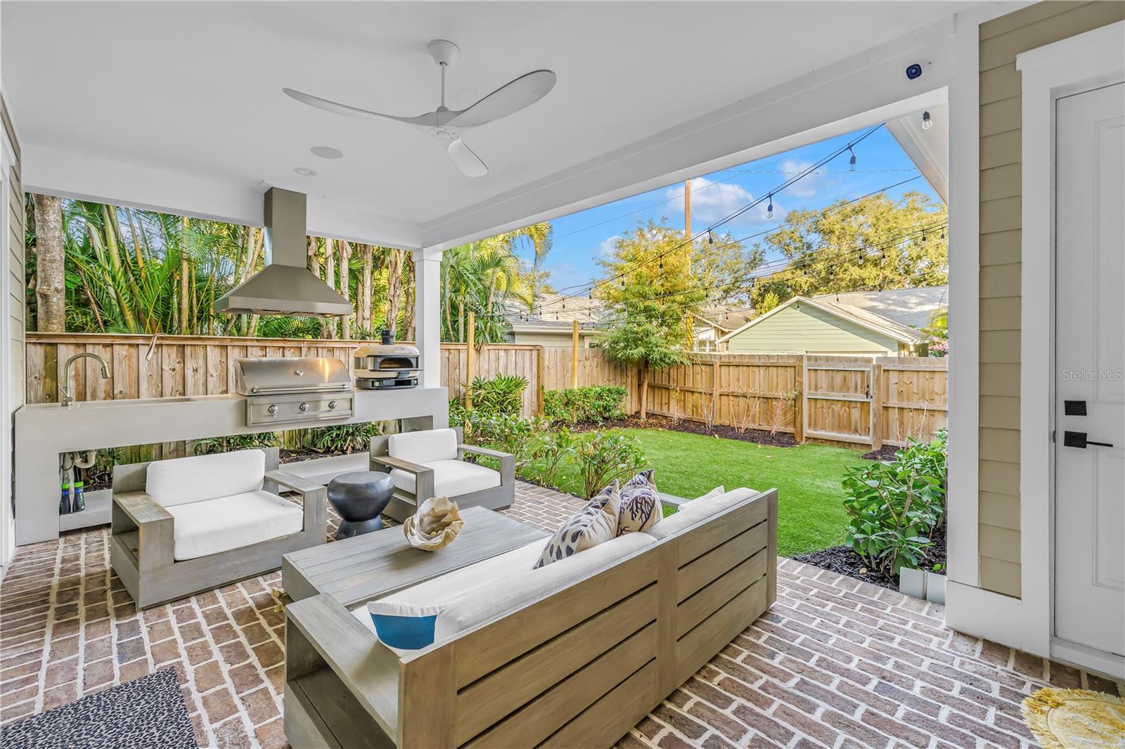 Image 2 of 47 For 135 19th Avenue Ne