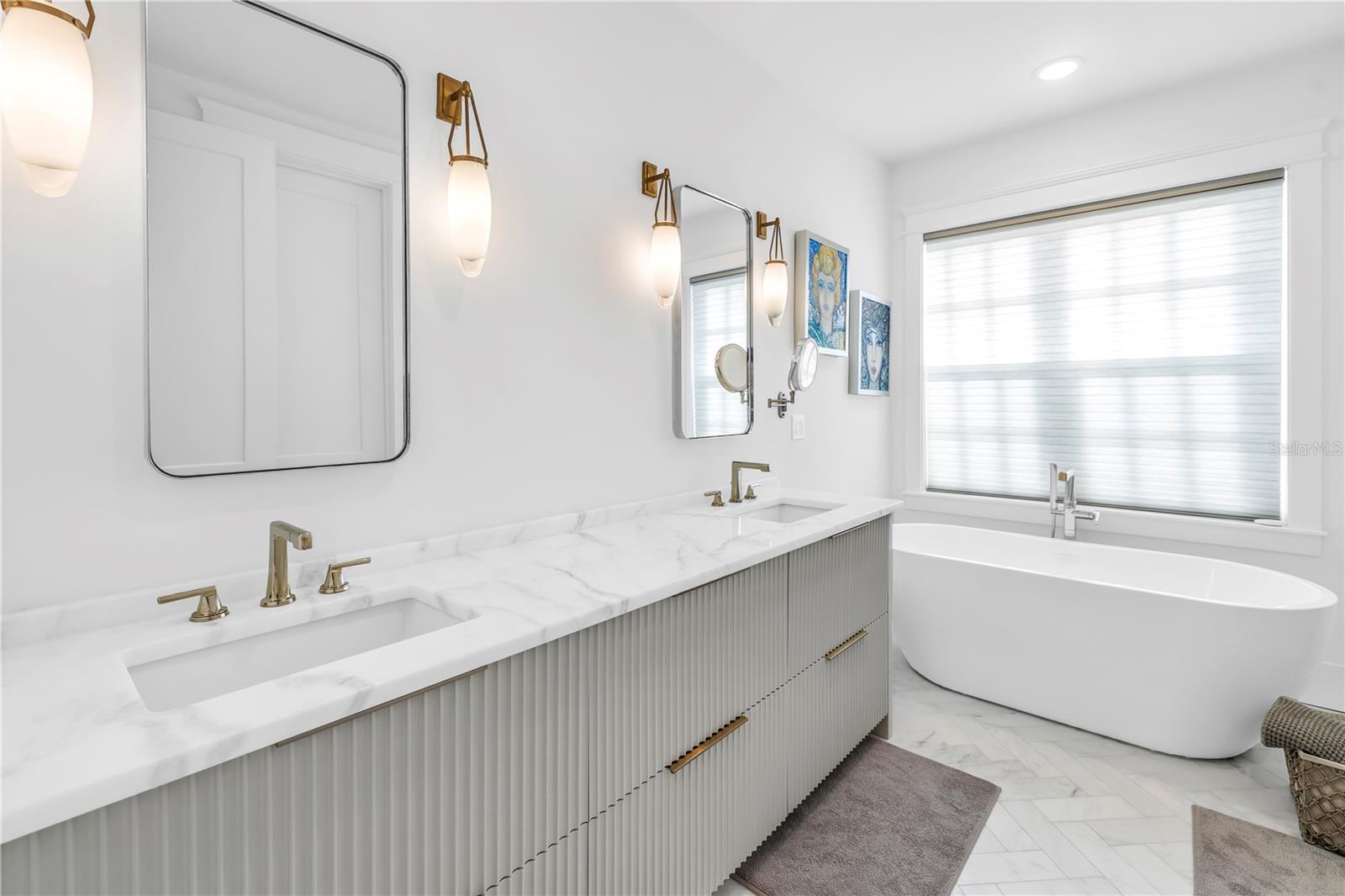 Image 38 of 47 For 135 19th Avenue Ne