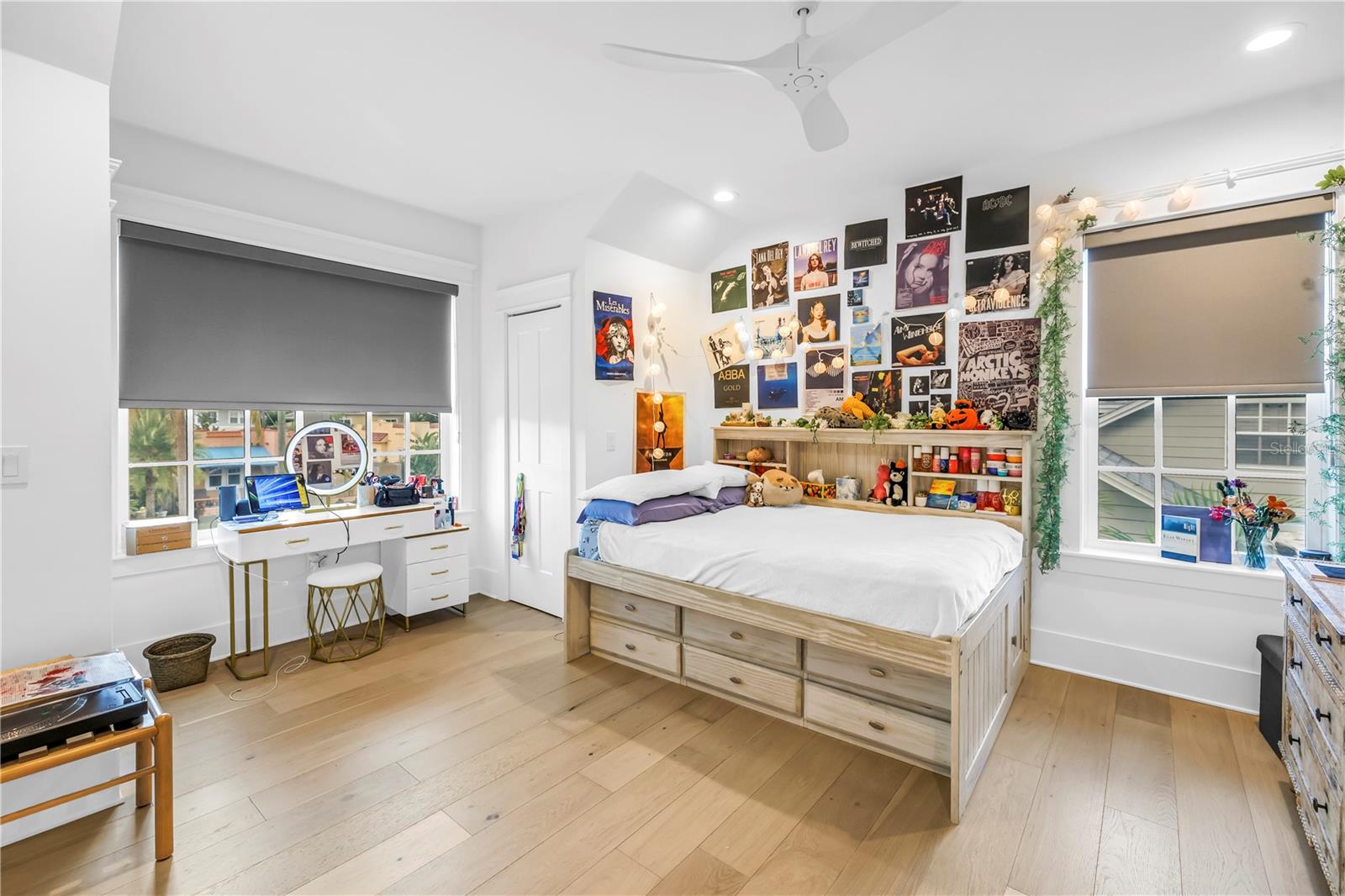 Image 41 of 47 For 135 19th Avenue Ne