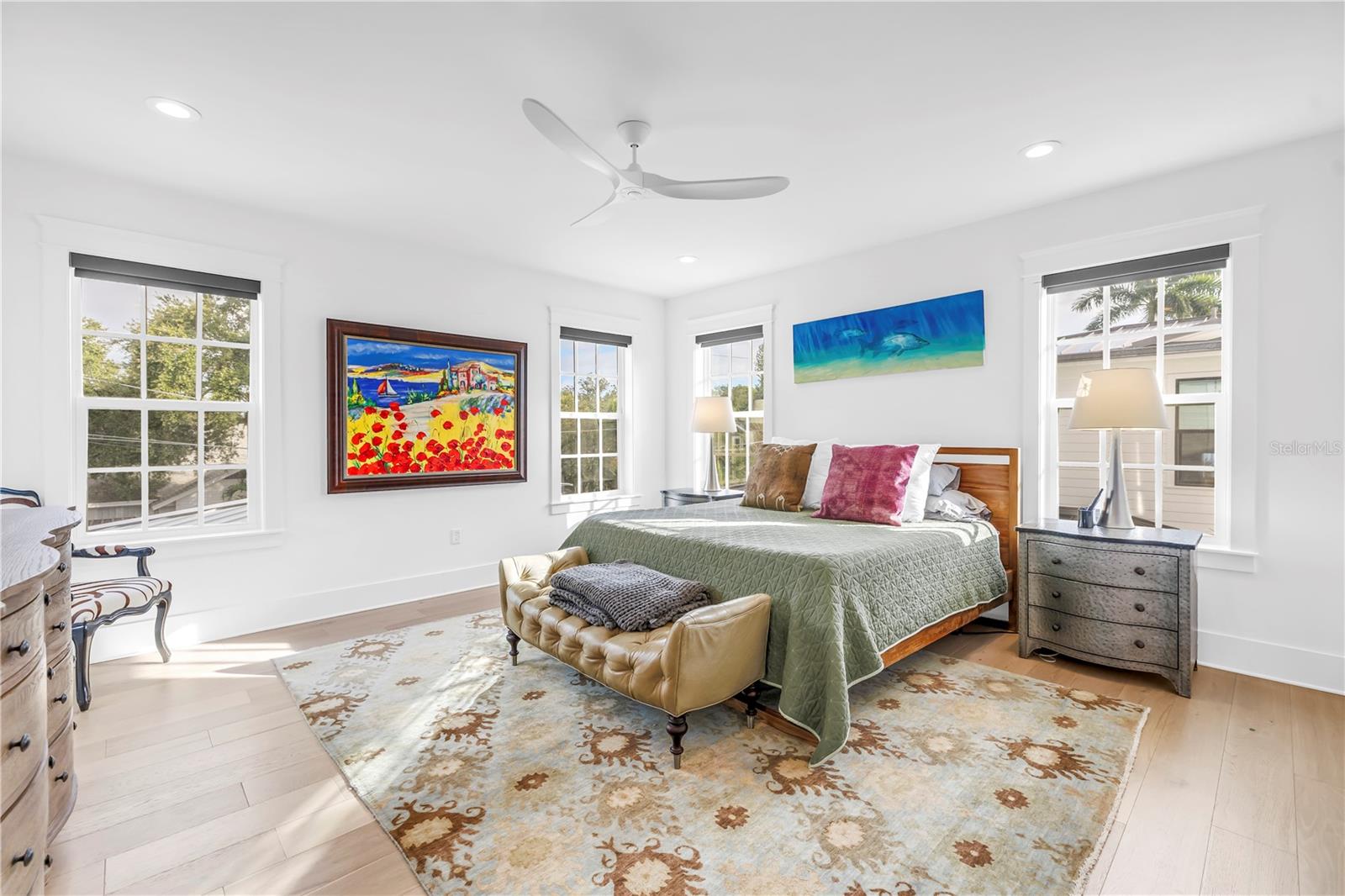 Image 5 of 47 For 135 19th Avenue Ne