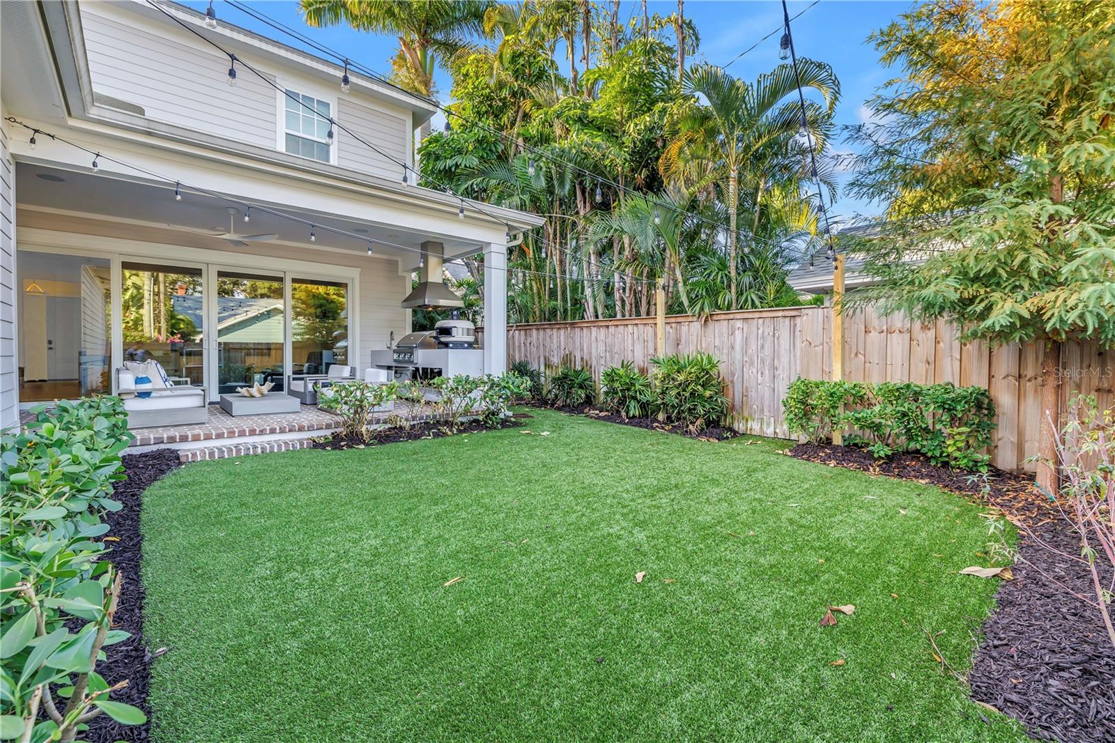 Image 6 of 47 For 135 19th Avenue Ne