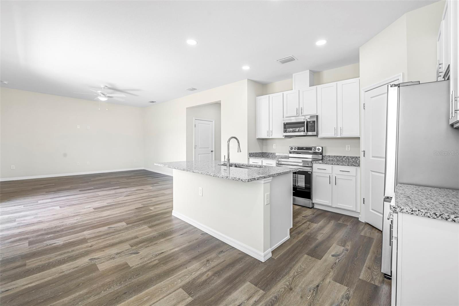 Image 18 of 76 For 9313 Gentle Ben Court