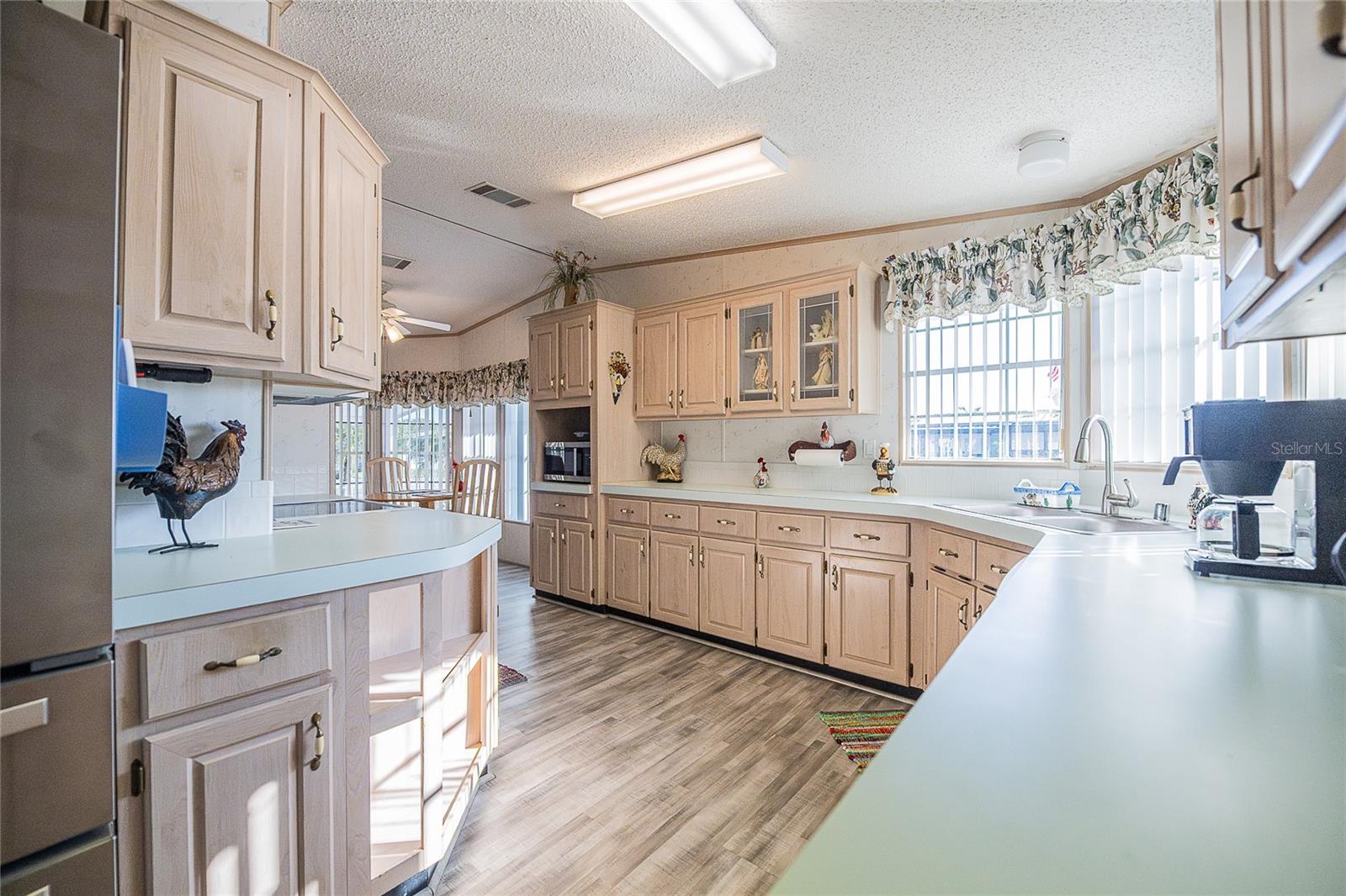 Image 10 of 45 For 36901 Kimela Avenue