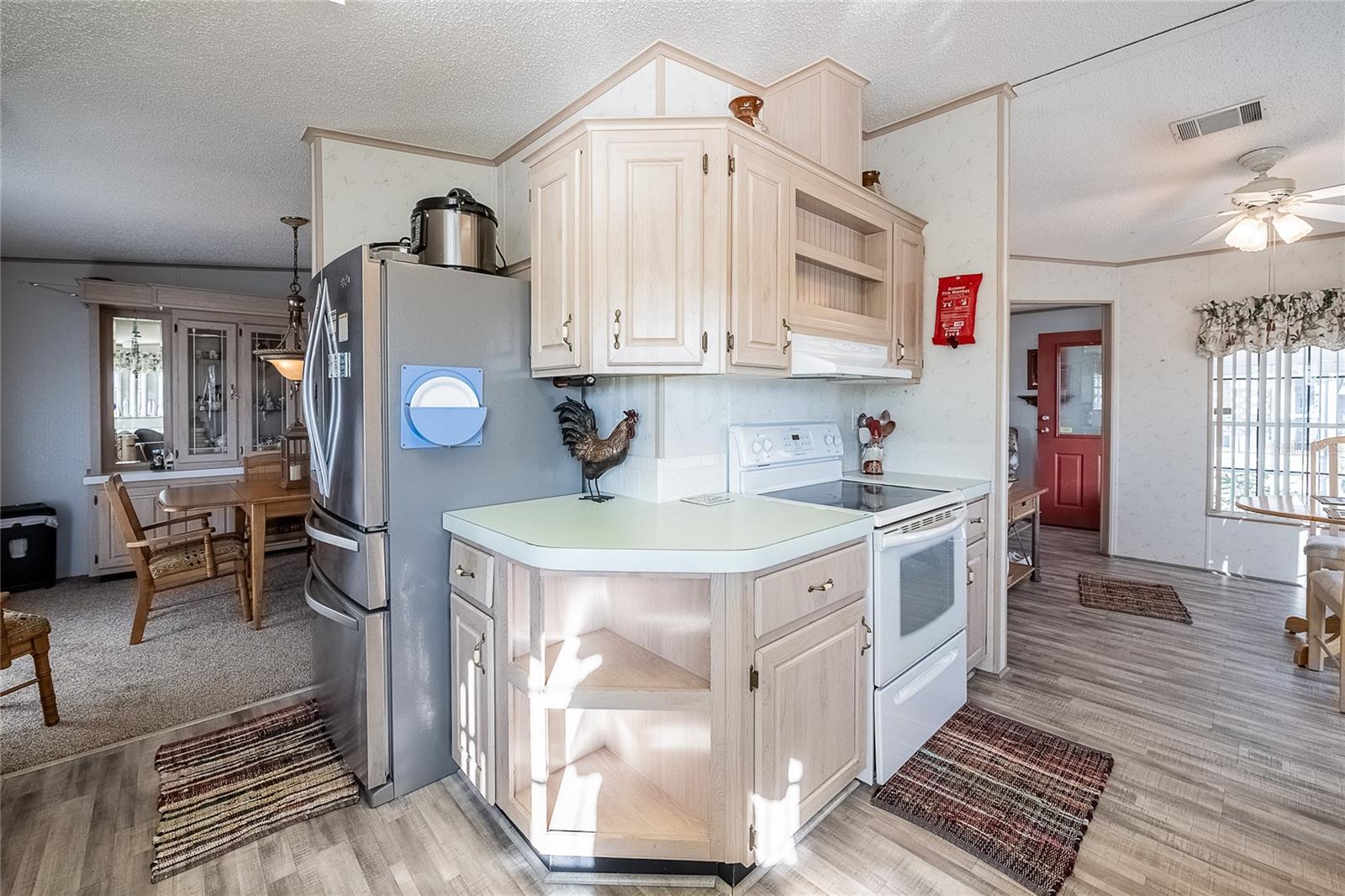 Image 11 of 45 For 36901 Kimela Avenue