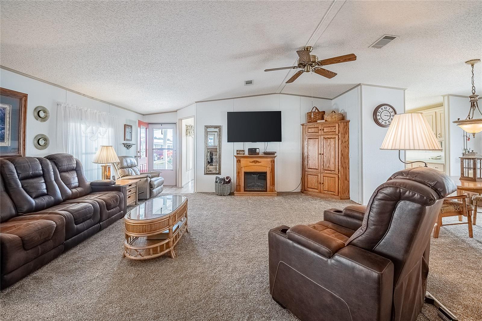 Image 14 of 45 For 36901 Kimela Avenue