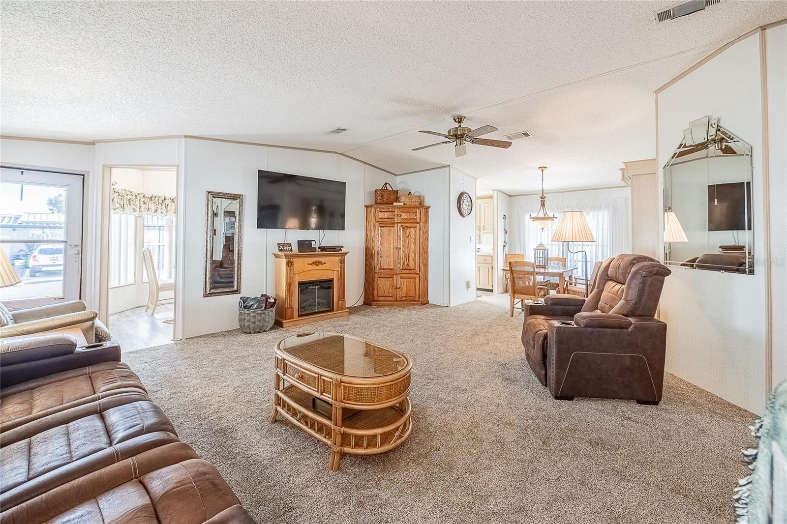 Image 15 of 45 For 36901 Kimela Avenue