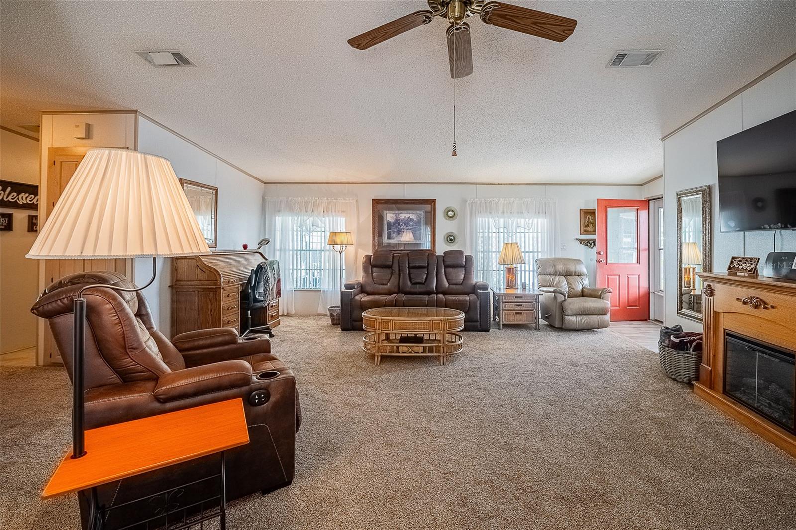 Image 17 of 45 For 36901 Kimela Avenue