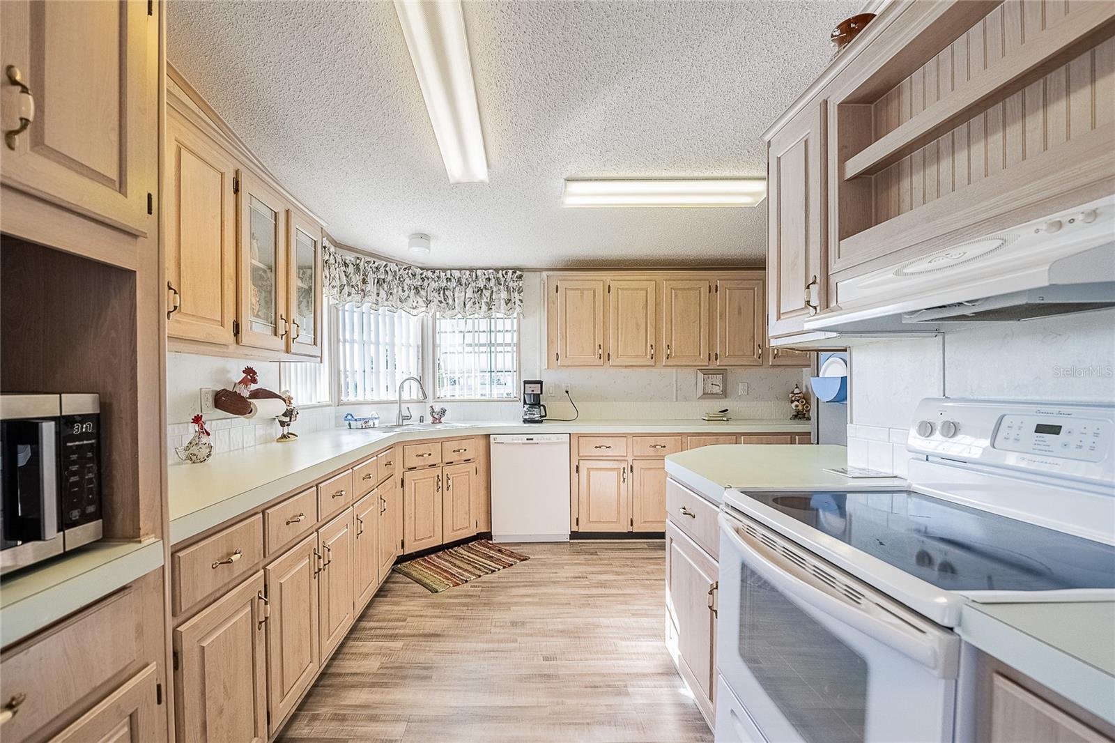 Image 8 of 45 For 36901 Kimela Avenue