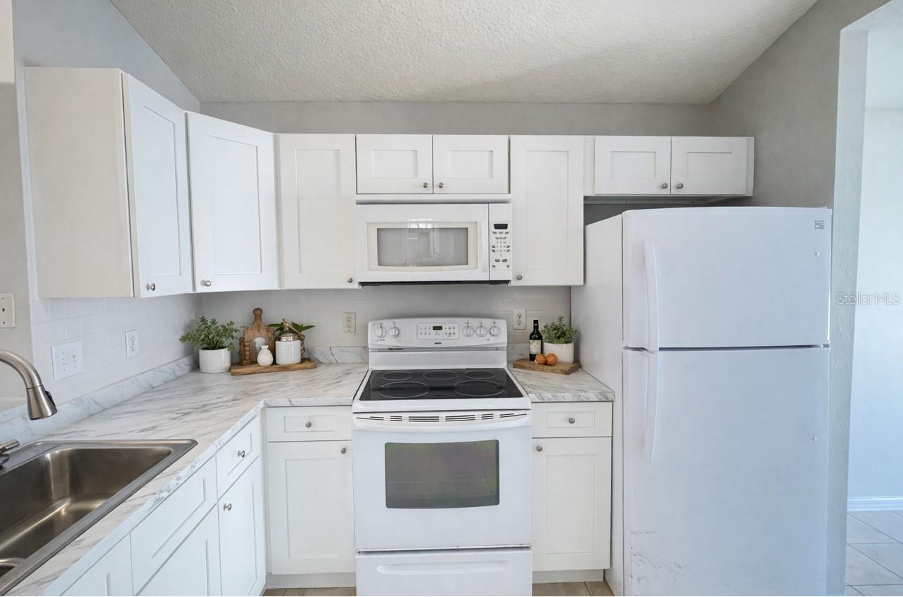 Image 6 of 15 For 6611 Summer Haven Drive