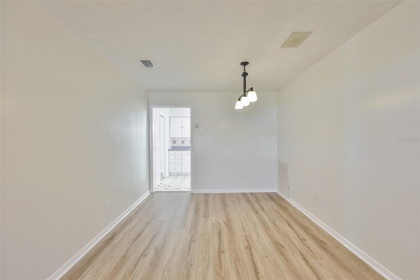 Image 16 of 45 For 2973 Forest Circle