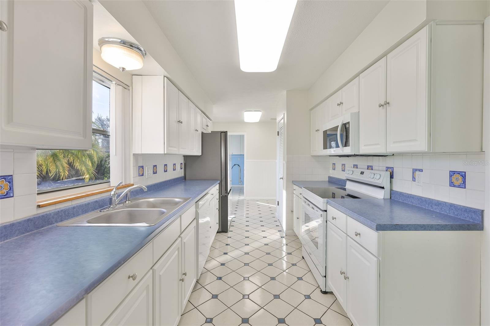 Image 18 of 45 For 2973 Forest Circle