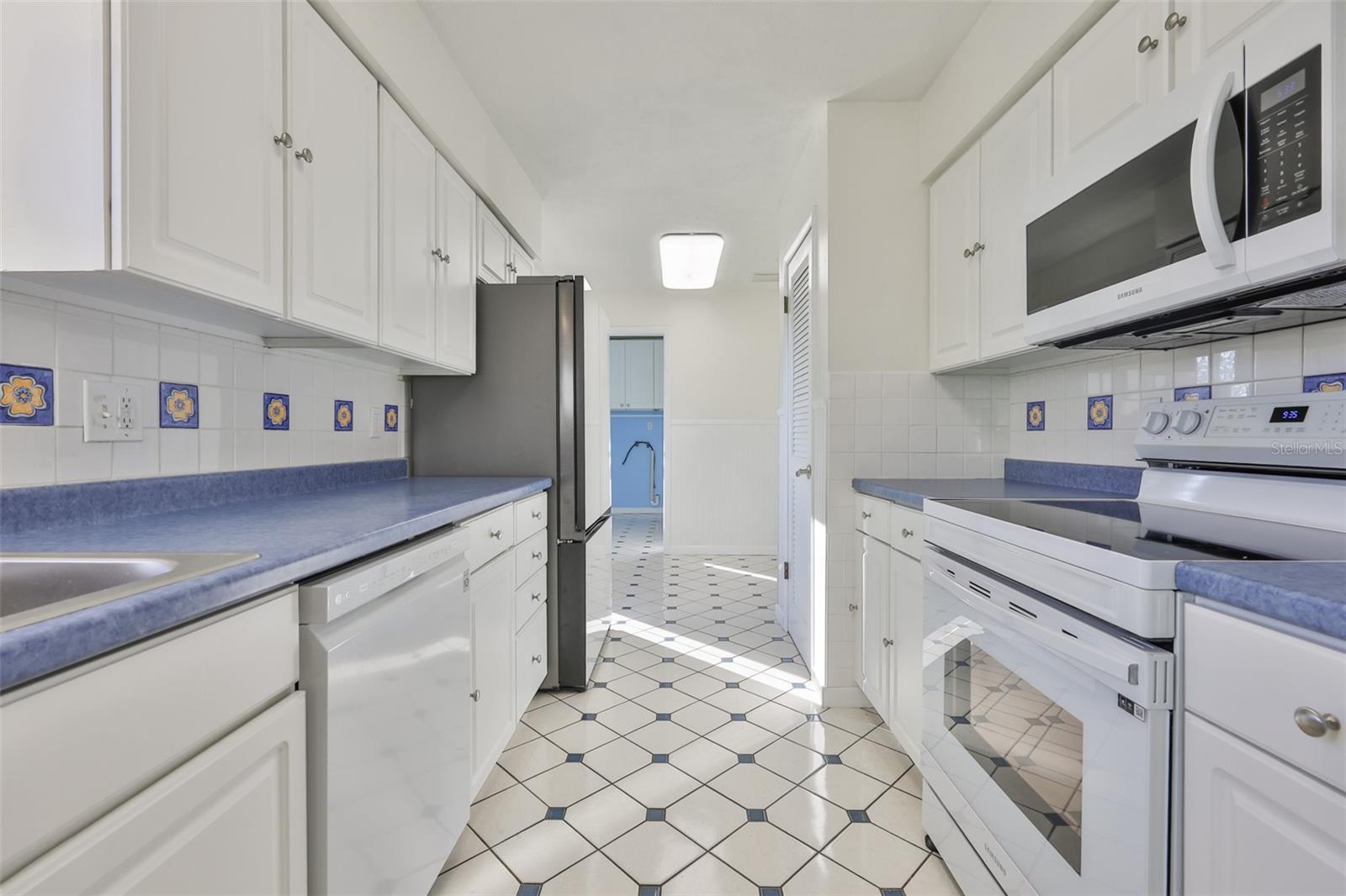 Image 19 of 45 For 2973 Forest Circle