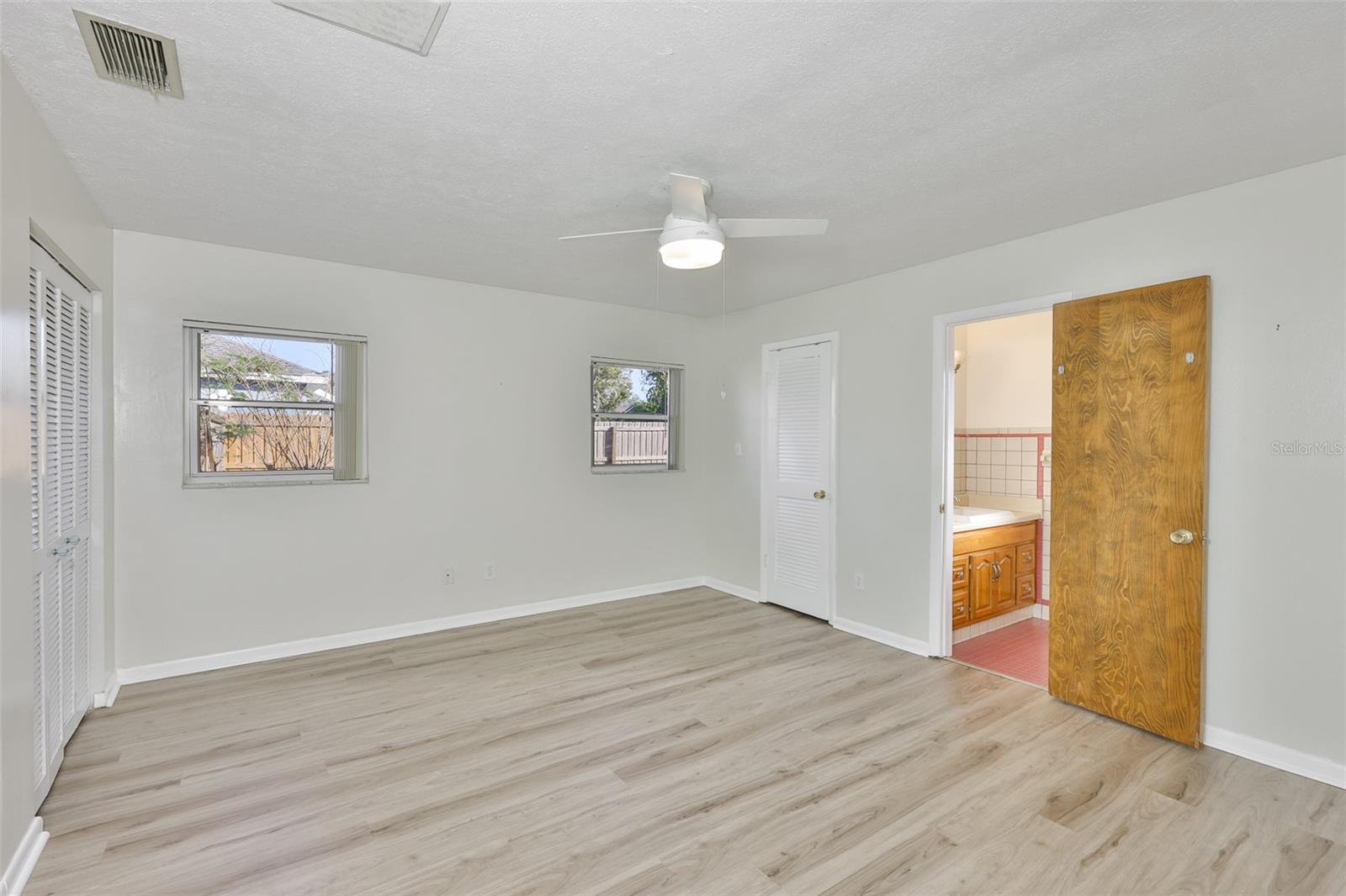 Image 23 of 45 For 2973 Forest Circle