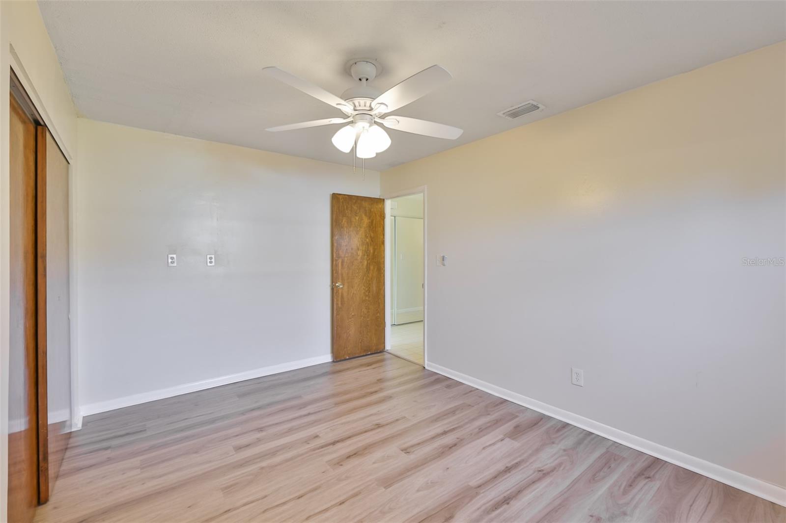 Image 28 of 45 For 2973 Forest Circle