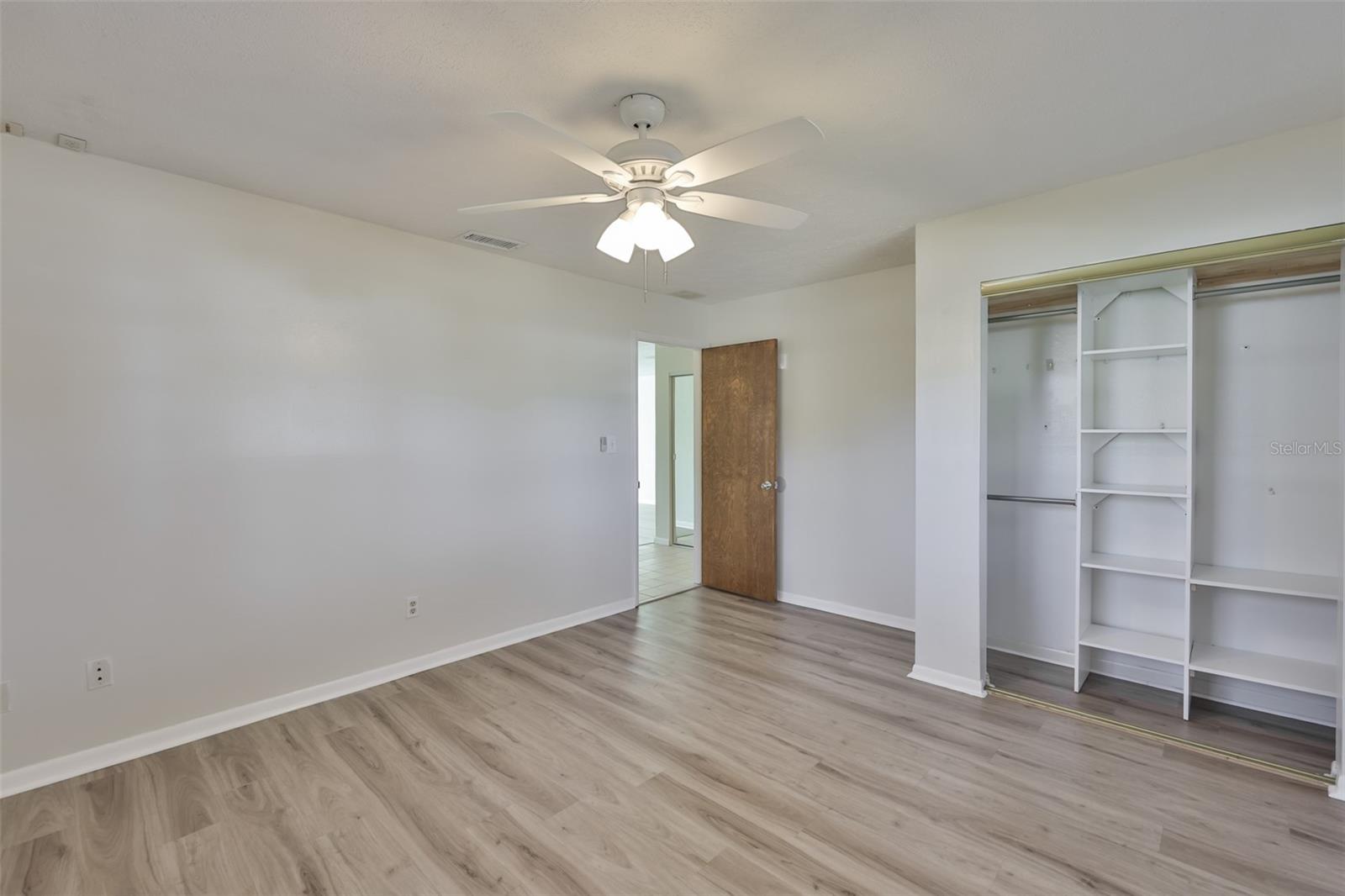 Image 32 of 45 For 2973 Forest Circle