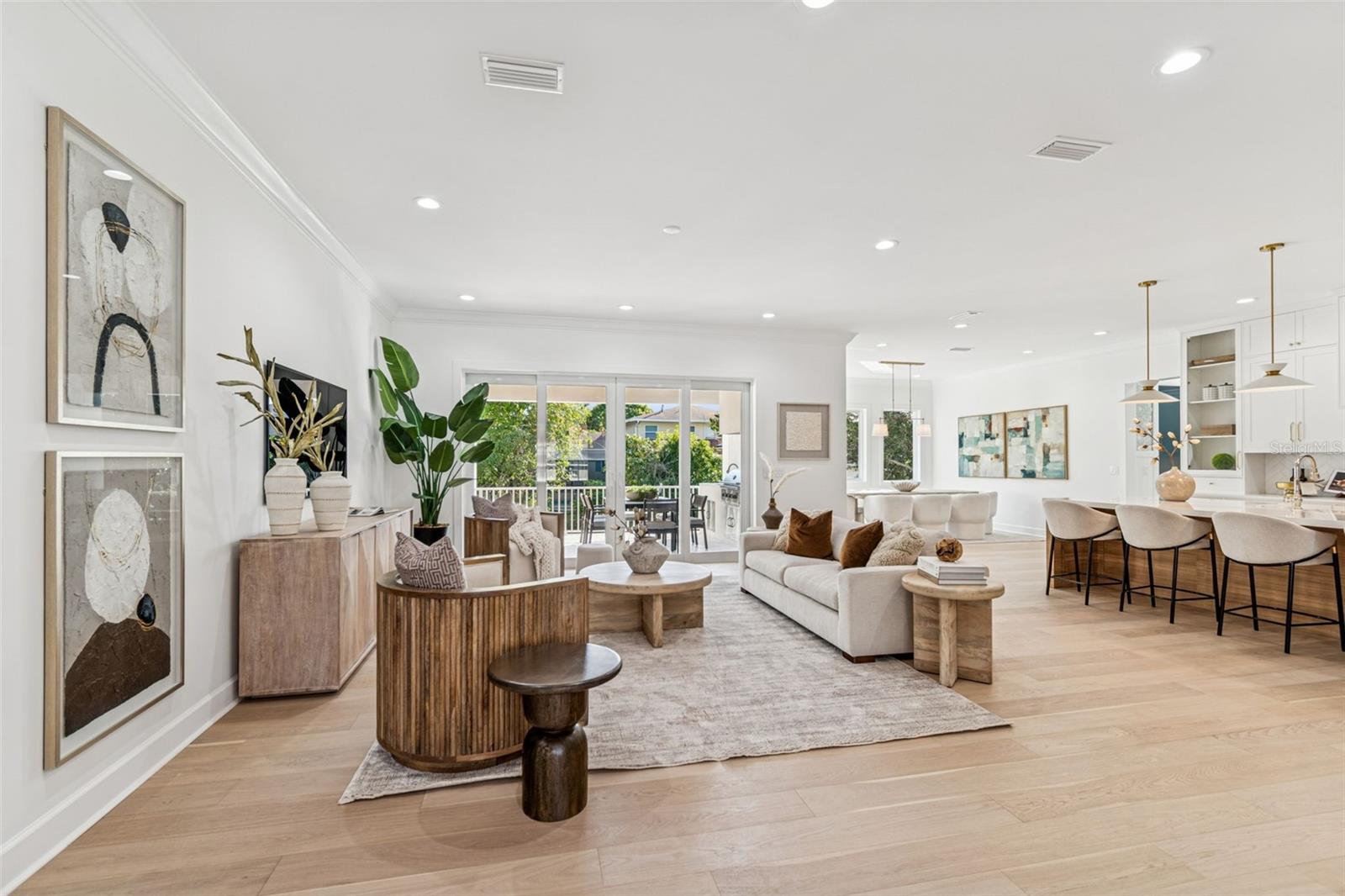 Image 10 of 87 For 4814 Euclid Avenue