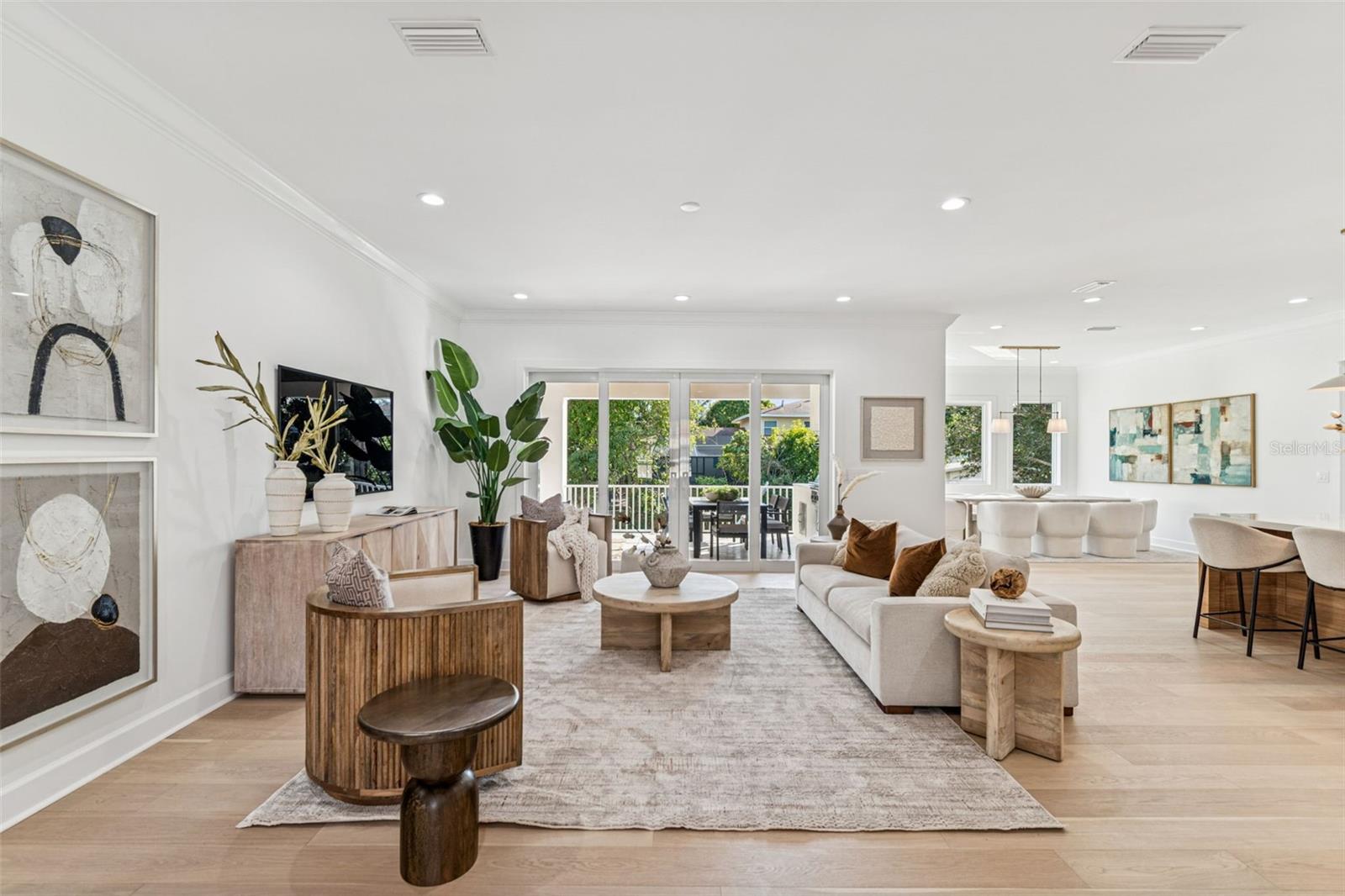 Image 12 of 87 For 4814 Euclid Avenue