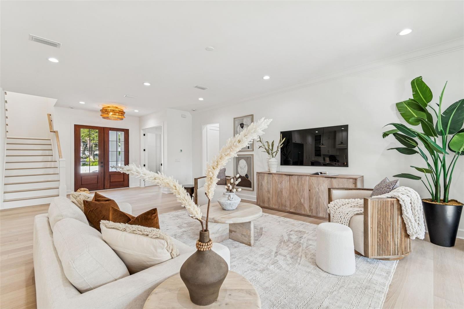 Image 13 of 87 For 4814 Euclid Avenue