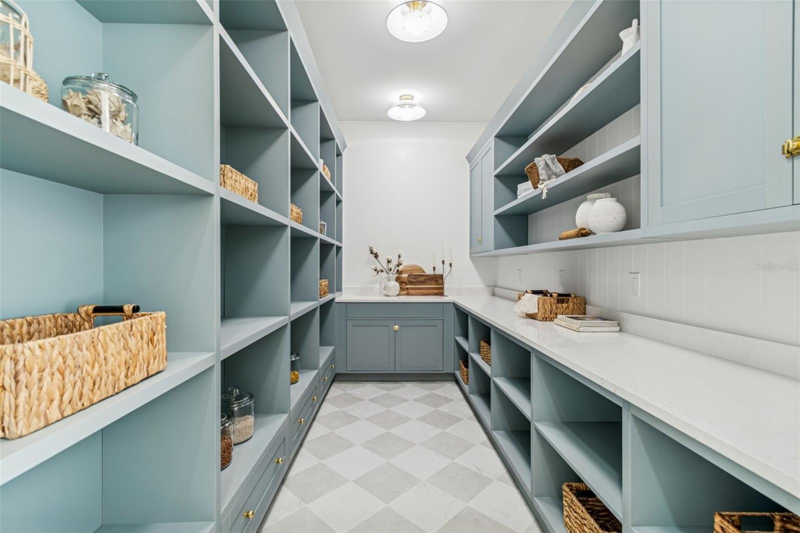 Image 19 of 87 For 4814 Euclid Avenue