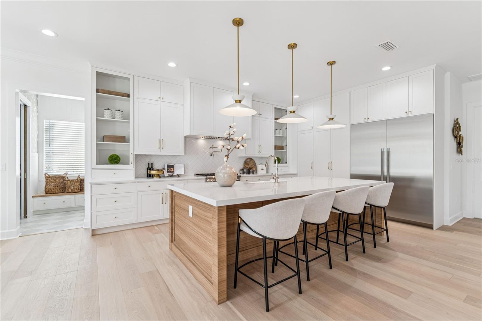 Image 20 of 87 For 4814 Euclid Avenue