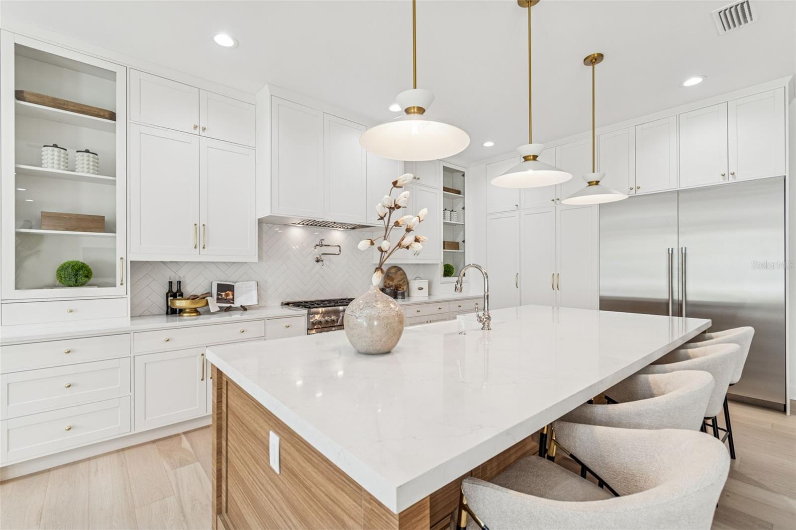 Image 22 of 87 For 4814 Euclid Avenue