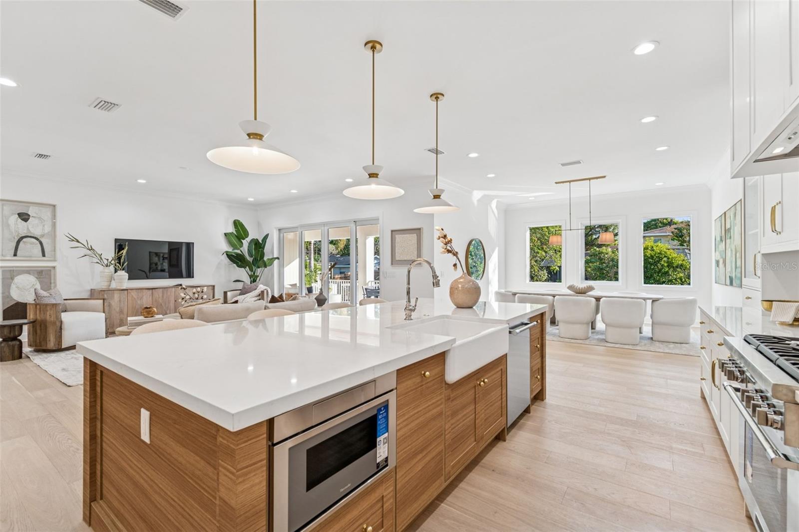 Image 24 of 87 For 4814 Euclid Avenue