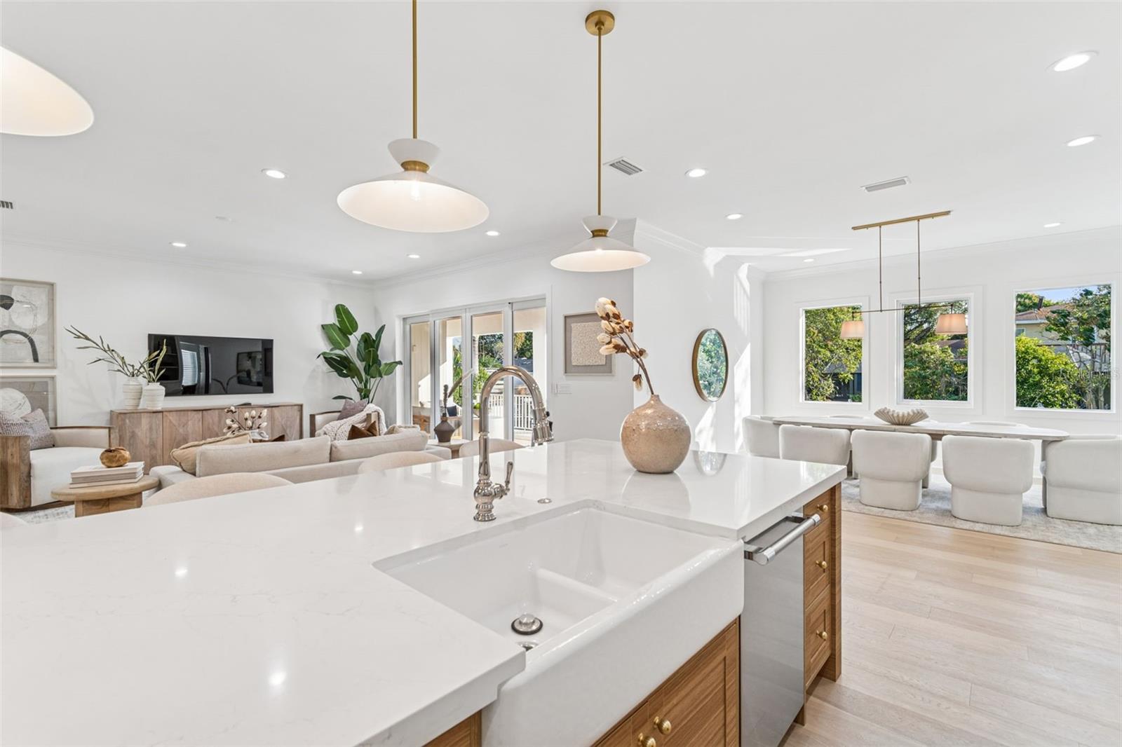 Image 25 of 87 For 4814 Euclid Avenue